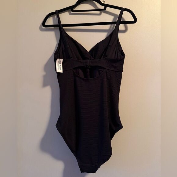Old Navy Maternity Twist-Front Nursing Swimsuit Size M - Picture 7 of 11